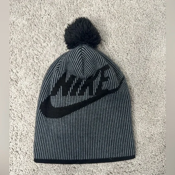 Nike Beanie - Picture 2 of 5